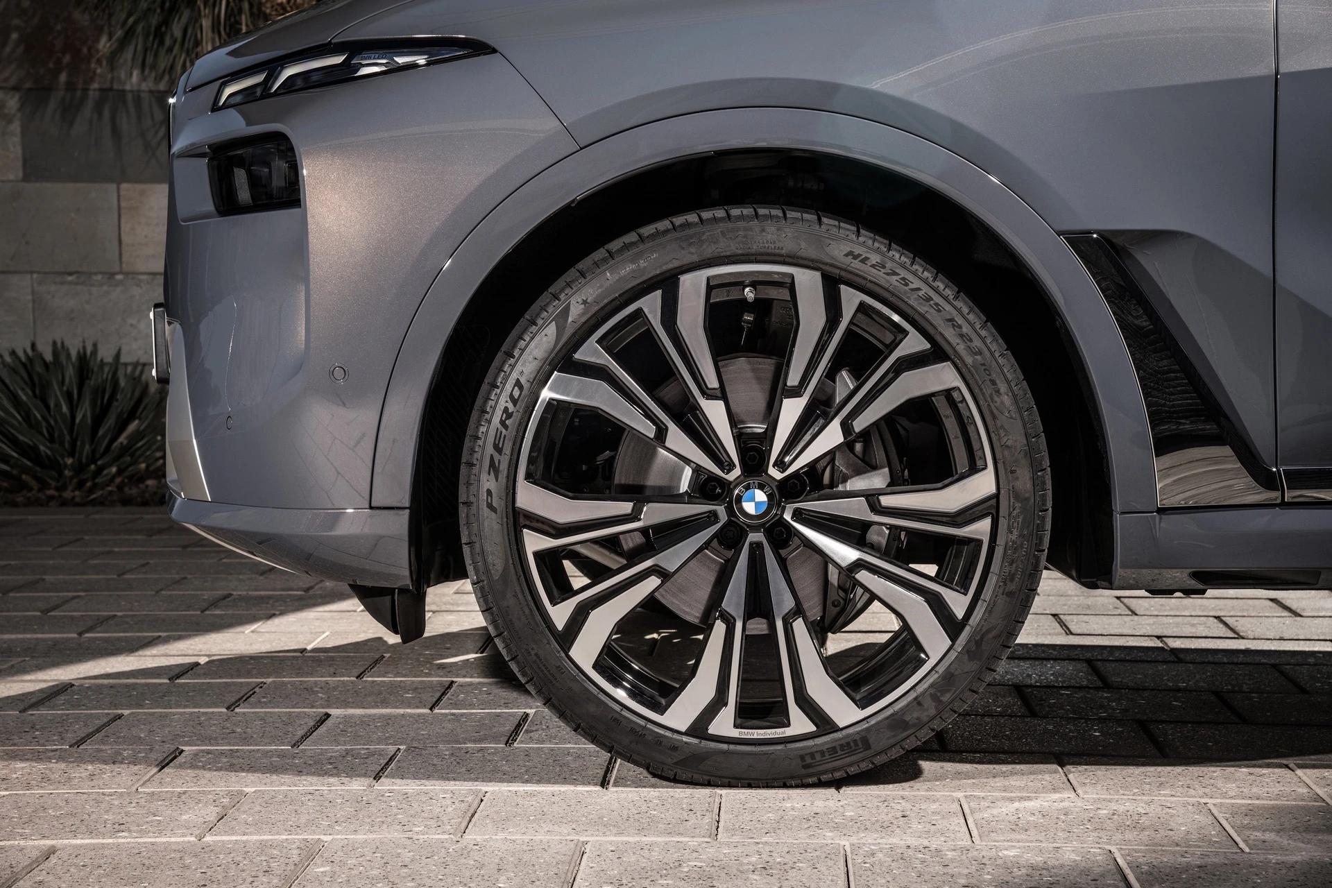Location BMW X7 xDrive 40d en Suisse avec Astral Motorclub