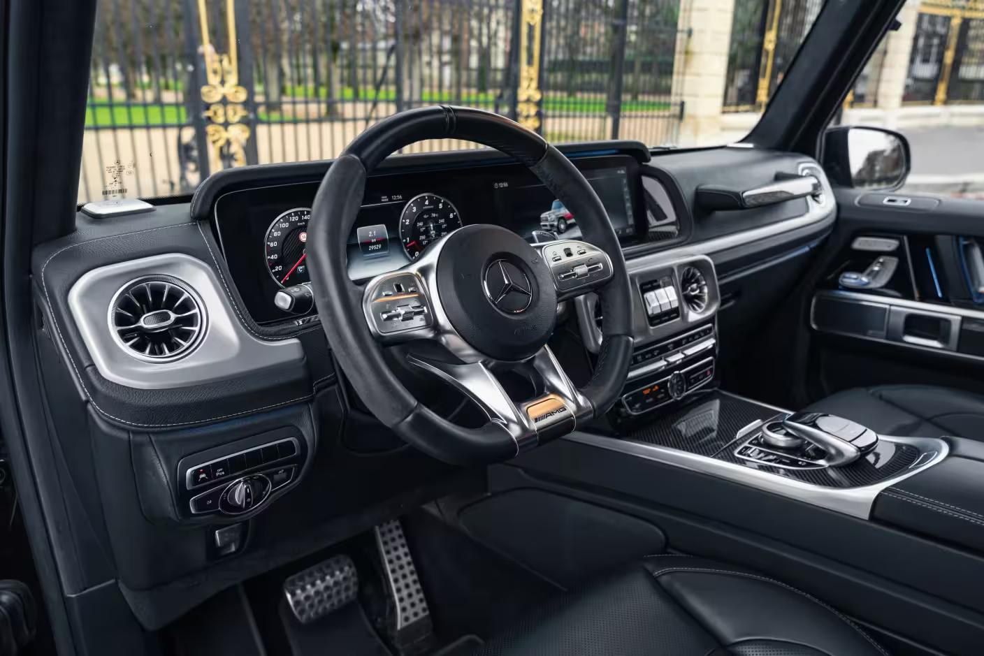 Libérez la haute performance avec le Mercedes G63 AMG de location en Suisse