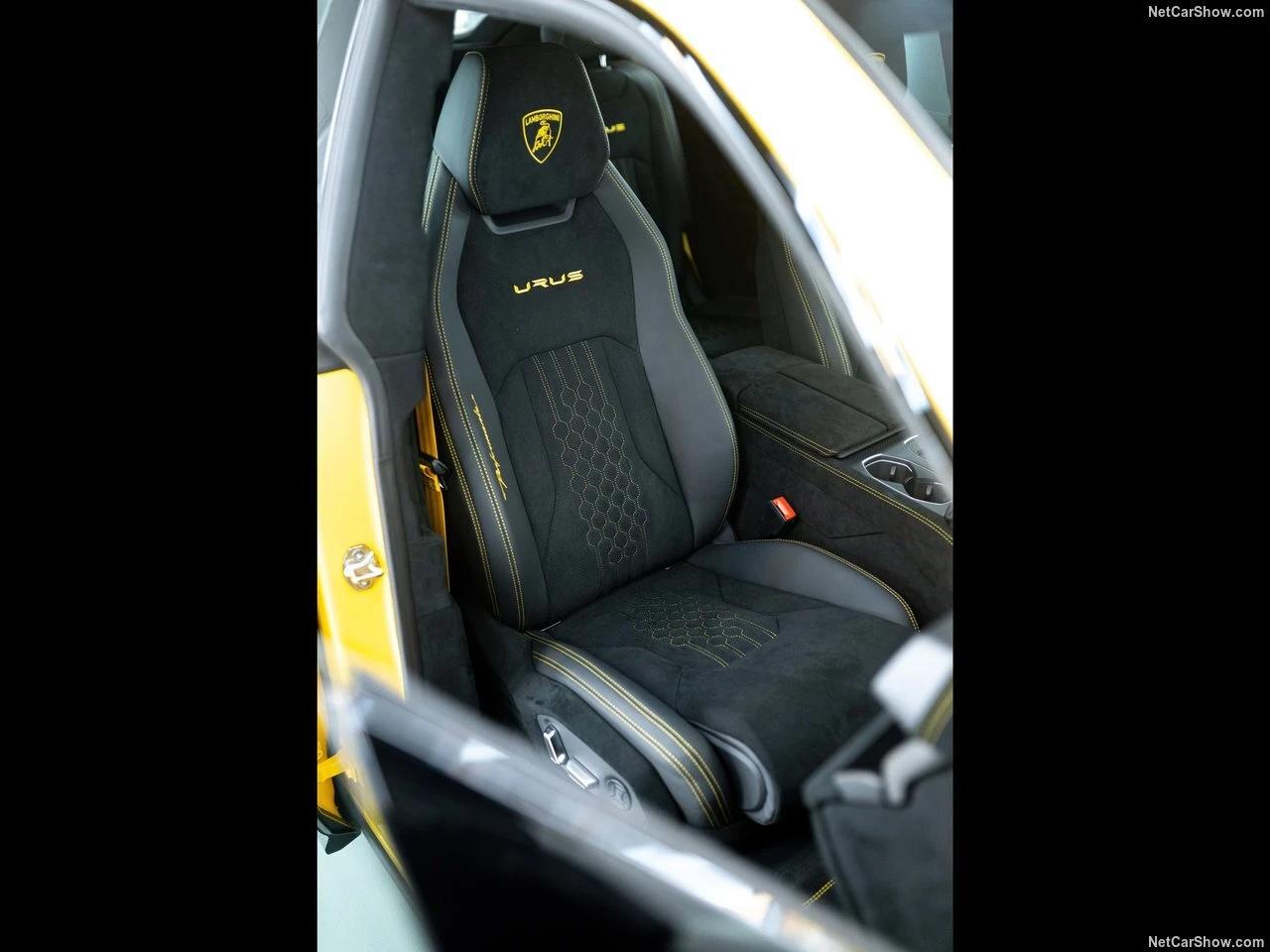 Découvrez une conduite ultra-sportive avec la location d’un Lamborghini Urus Performante.