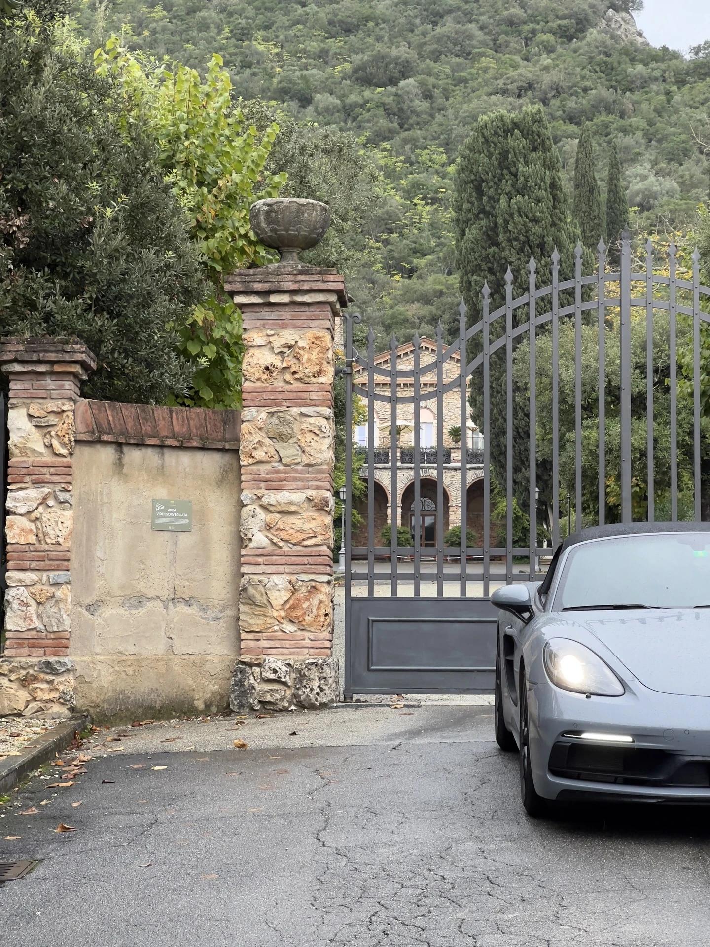 Louez un Porsche 718 Boxster GTS à Genève, l'alliance parfaite de la performance et de l'élégance
