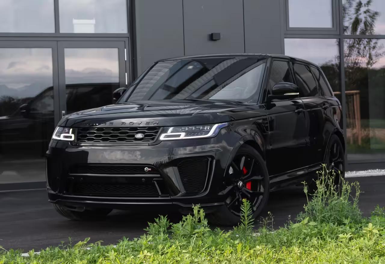 Louez un Range Rover Sport SVR en Suisse, le SUV de luxe idéal pour rouler avec élégance