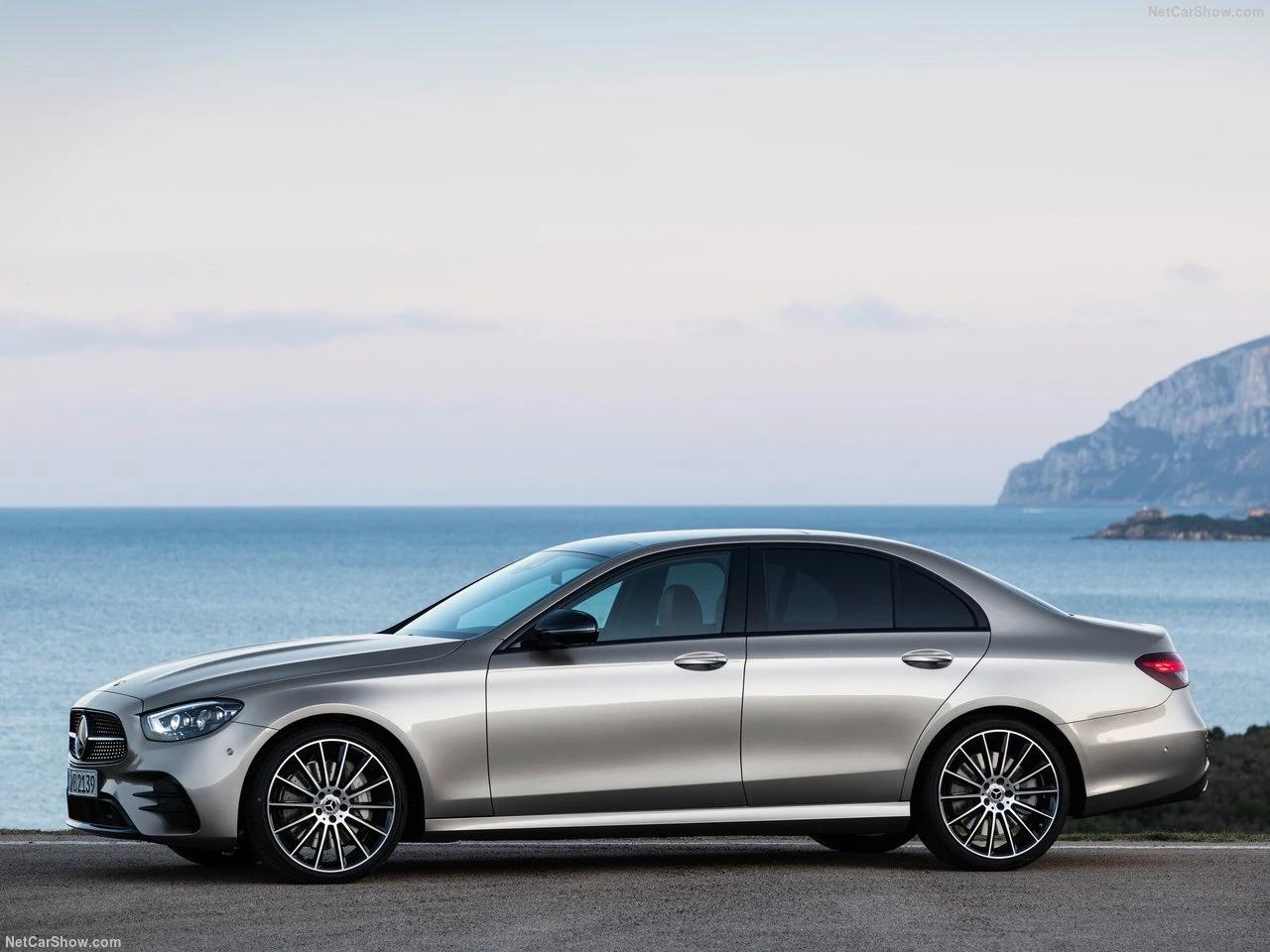 An executive sedan for business trips: Mercedes E 220d rental in Switzerland.