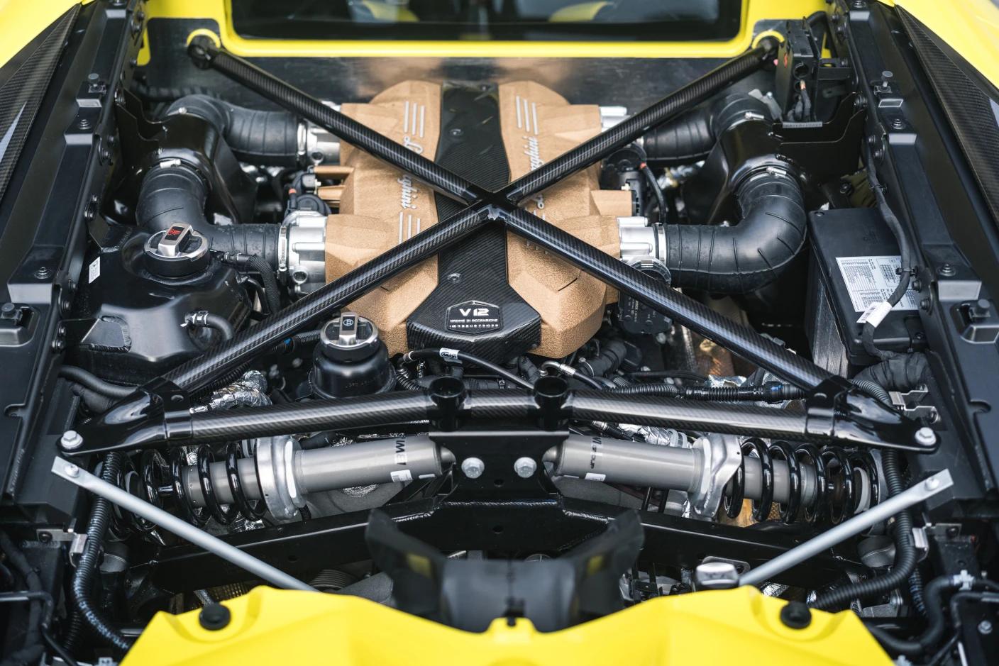 Moteur V12 de la Lamborghini Aventador SVJ
