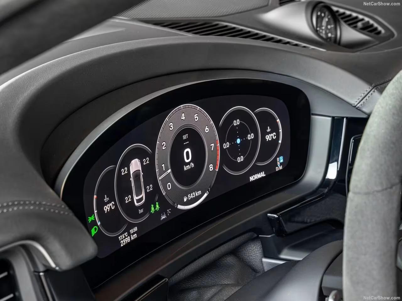 Vivez une expérience de conduite sportive avec le Porsche Cayenne disponible en Suisse.