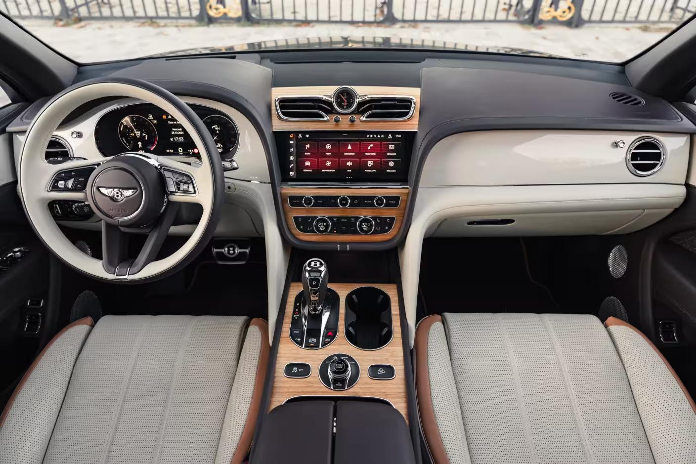 Bentley Bentayga – Cockpit Digital avec Interface Hybride Exclusive