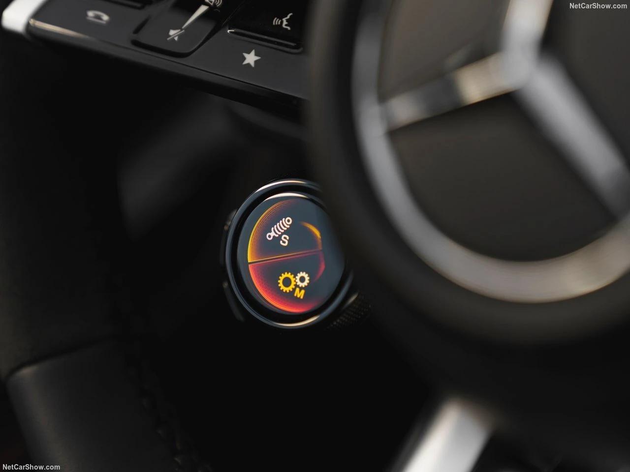 Profitez de la location d’une Mercedes SL 63 AMG avec moteur V8 biturbo et accélérations fulgurantes