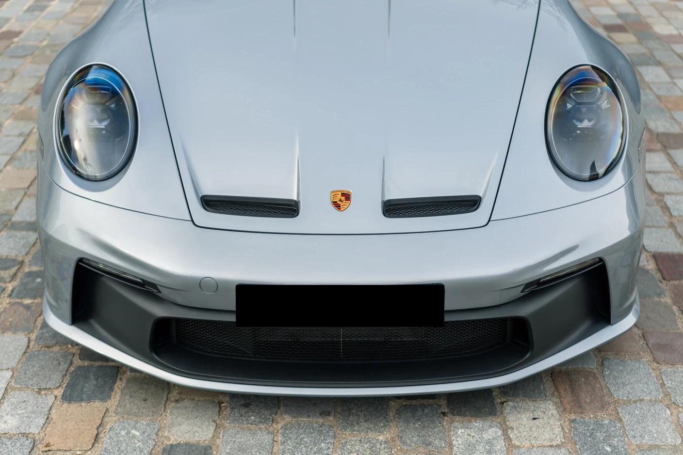 Porsche 911 GT3 – Capot et Toit en Carbone : Allègement Extrême