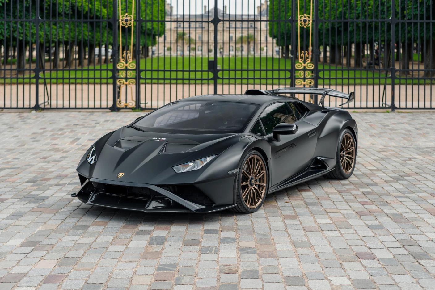 Louez une Lamborghini Huracan STO à Genève – Supercar extrême de luxe