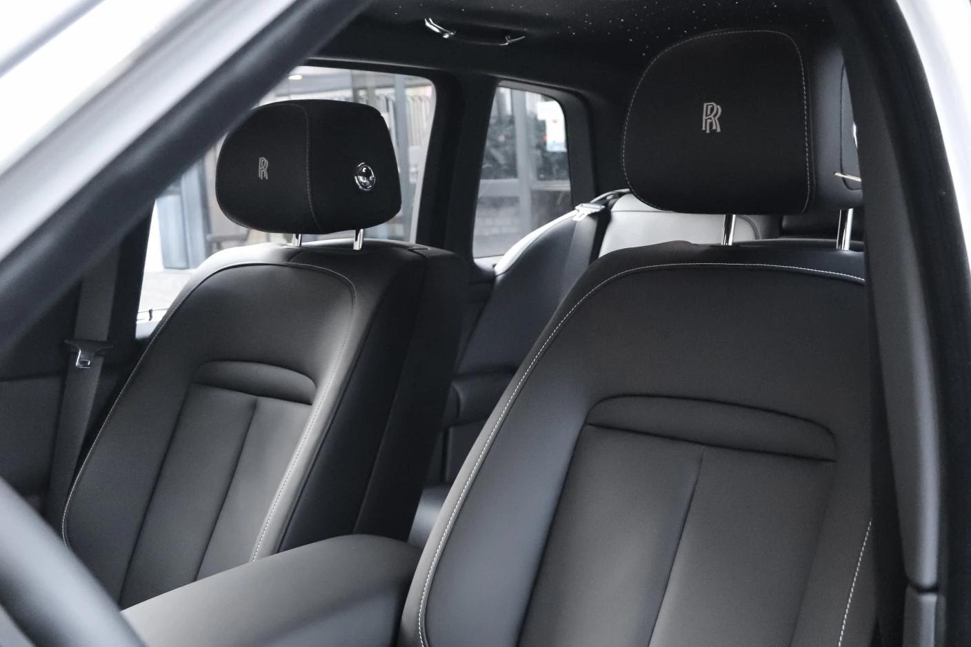 Louez un Rolls-Royce Cullinan pour un séjour de luxe exclusif en Suisse