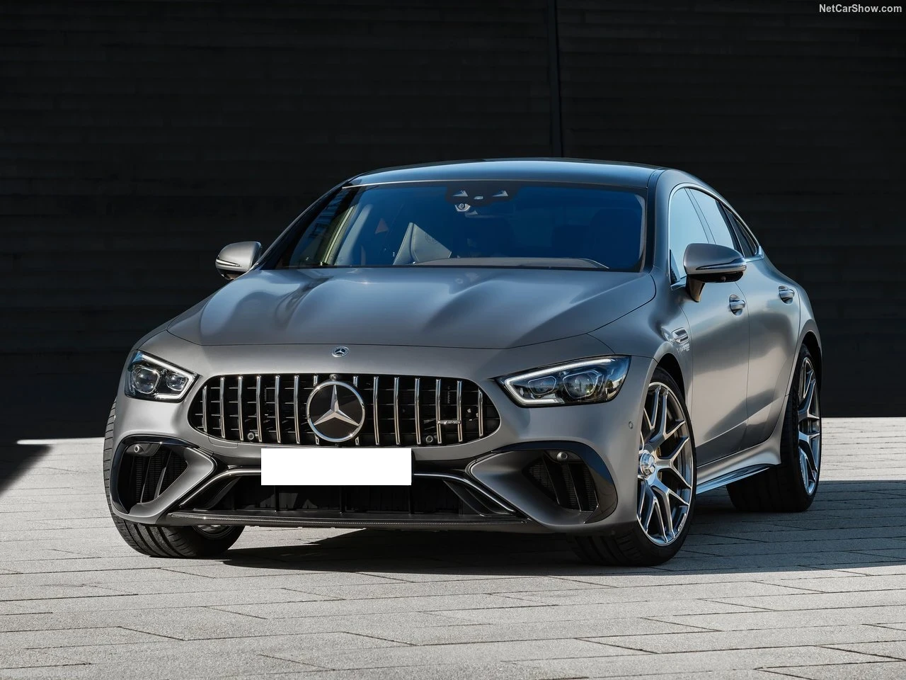 Louez une Mercedes GT 63 S AMG en Suisse, berline de luxe à moteur V8 biturbo à Genève