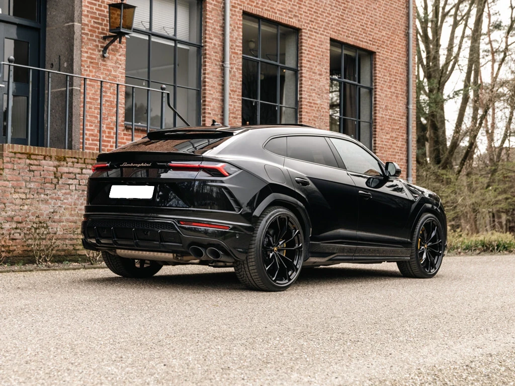 Lamborghini Urus – Pot d’échappement quadra-tip unique