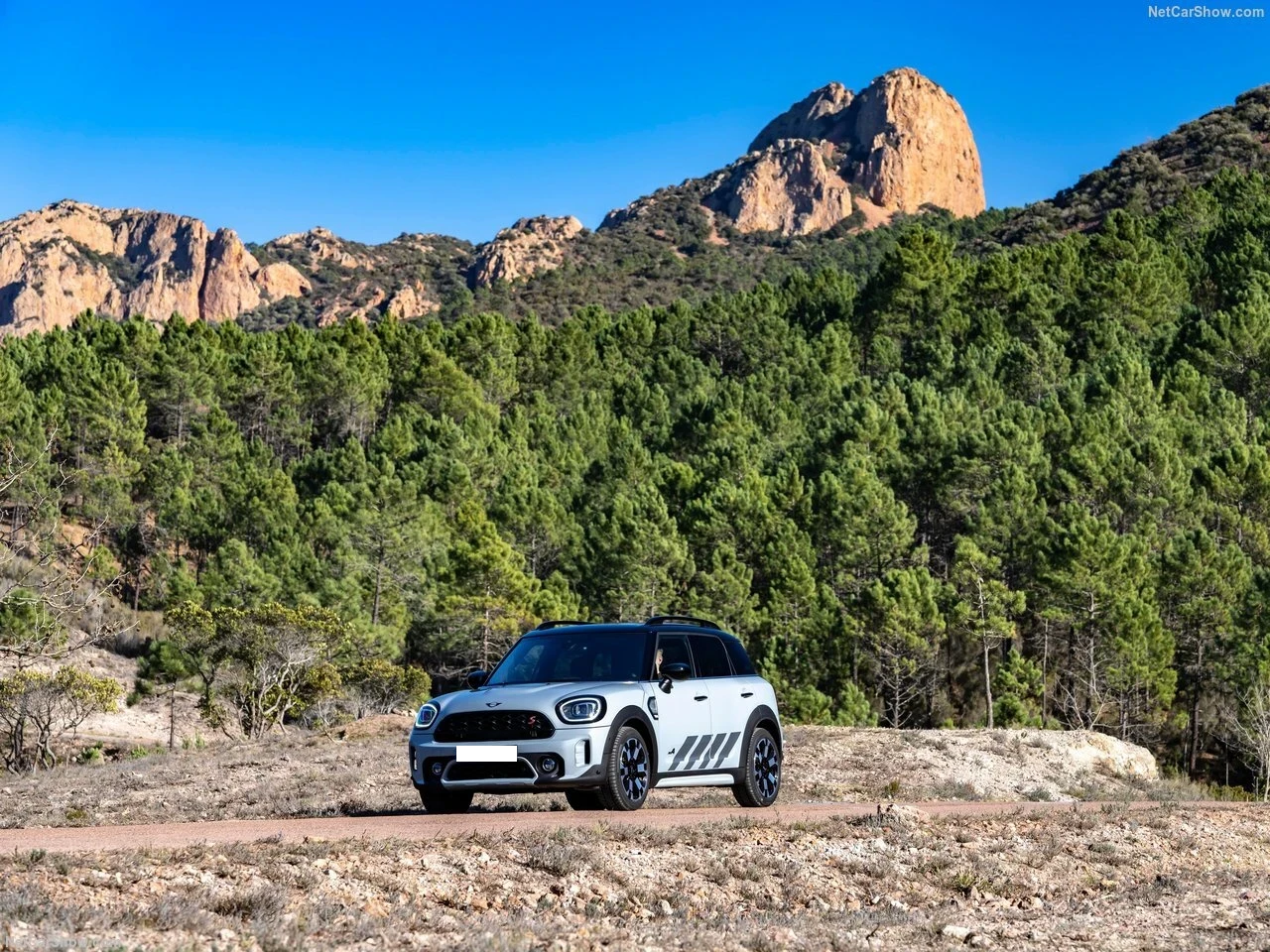 Location Mini Countryman en Suisse avec Astral Motorclub