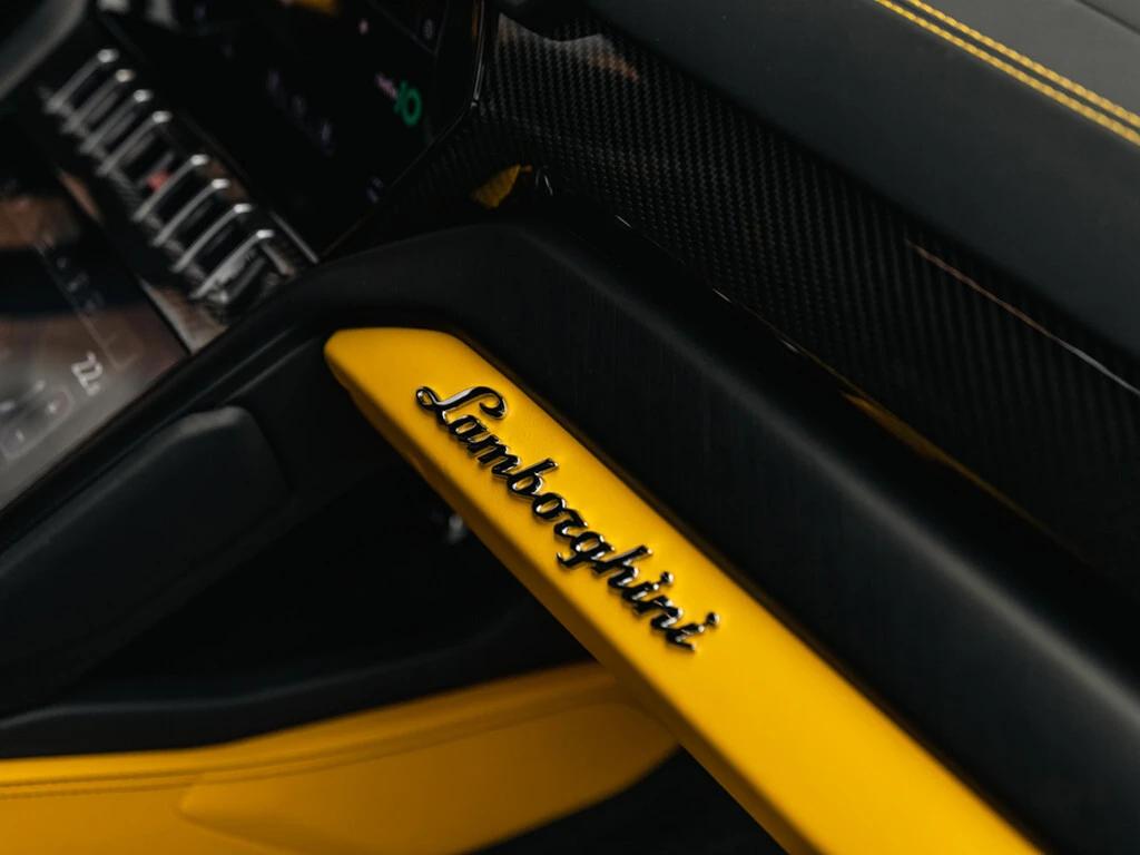 Lamborghini Urus en location à Genève – Astral Motorclub