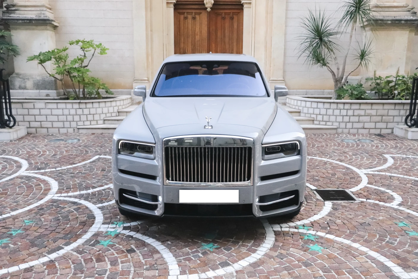 Rolls-Royce Cullinan - SUV ultra-luxueux à louer en Suisse