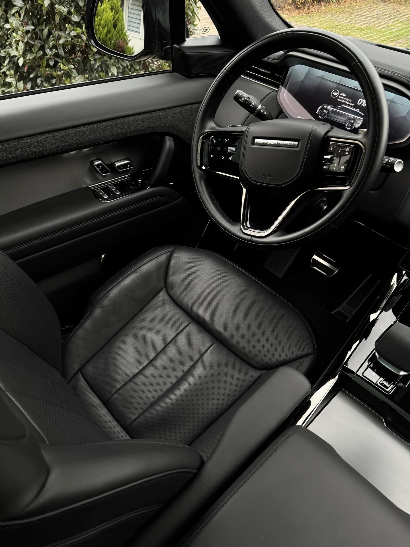 Location Range Rover Sport en Suisse, SUV haut de gamme alliant luxe et puissance