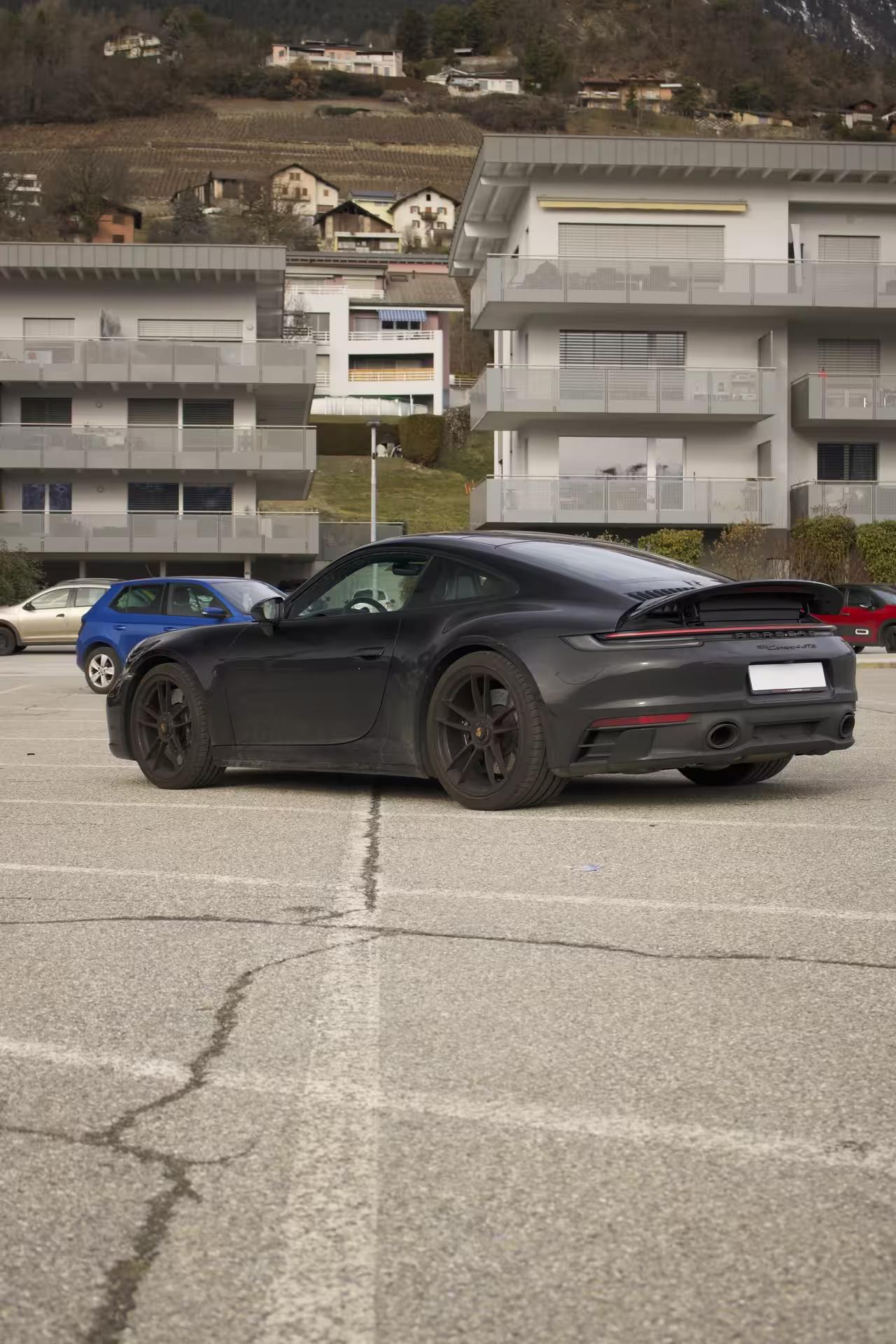 Location Porsche 911 GTS en Suisse, coupé sportif haute performance