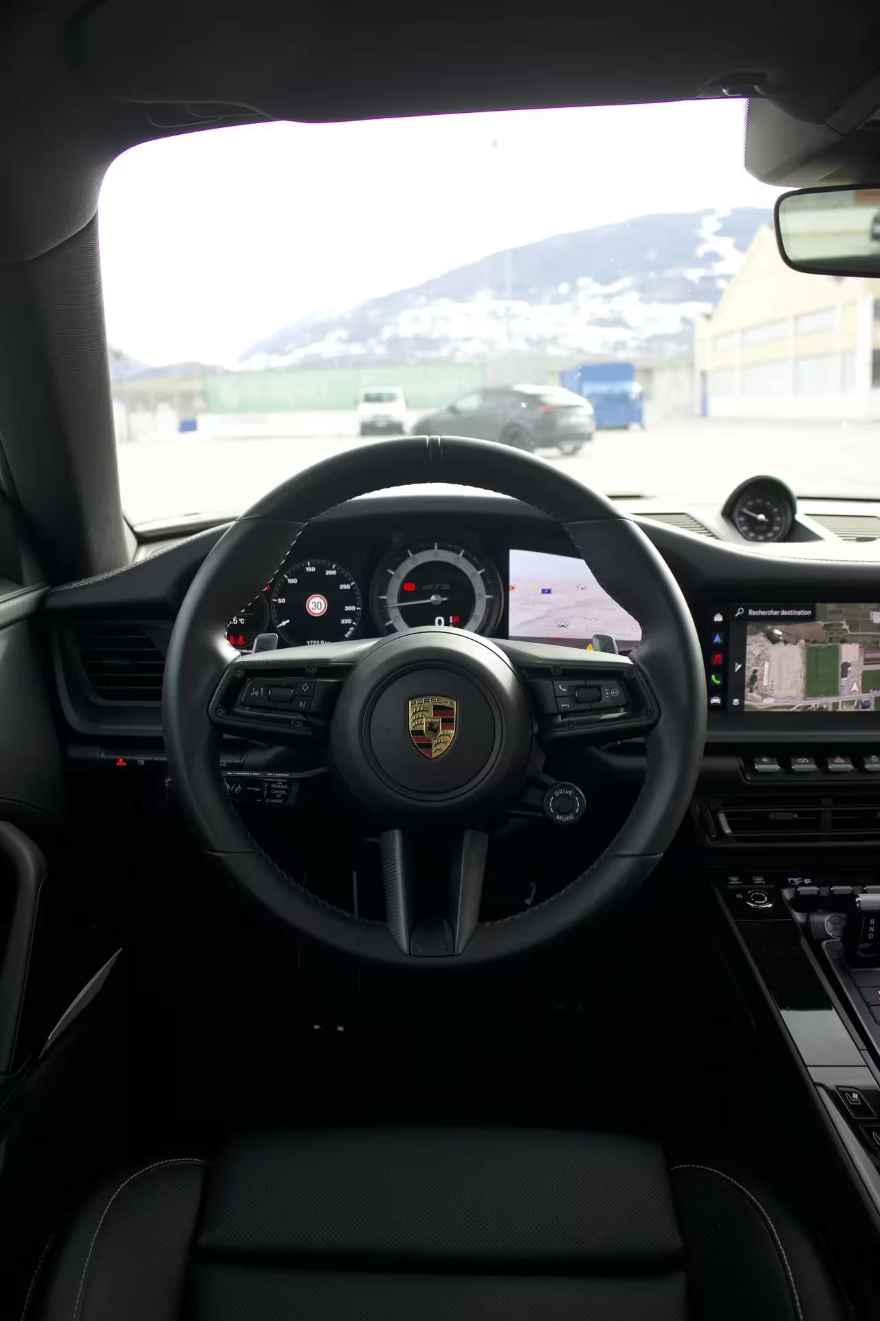 Louez une Porsche 911 GTS pour un plaisir de conduite exclusif et un prestige absolu