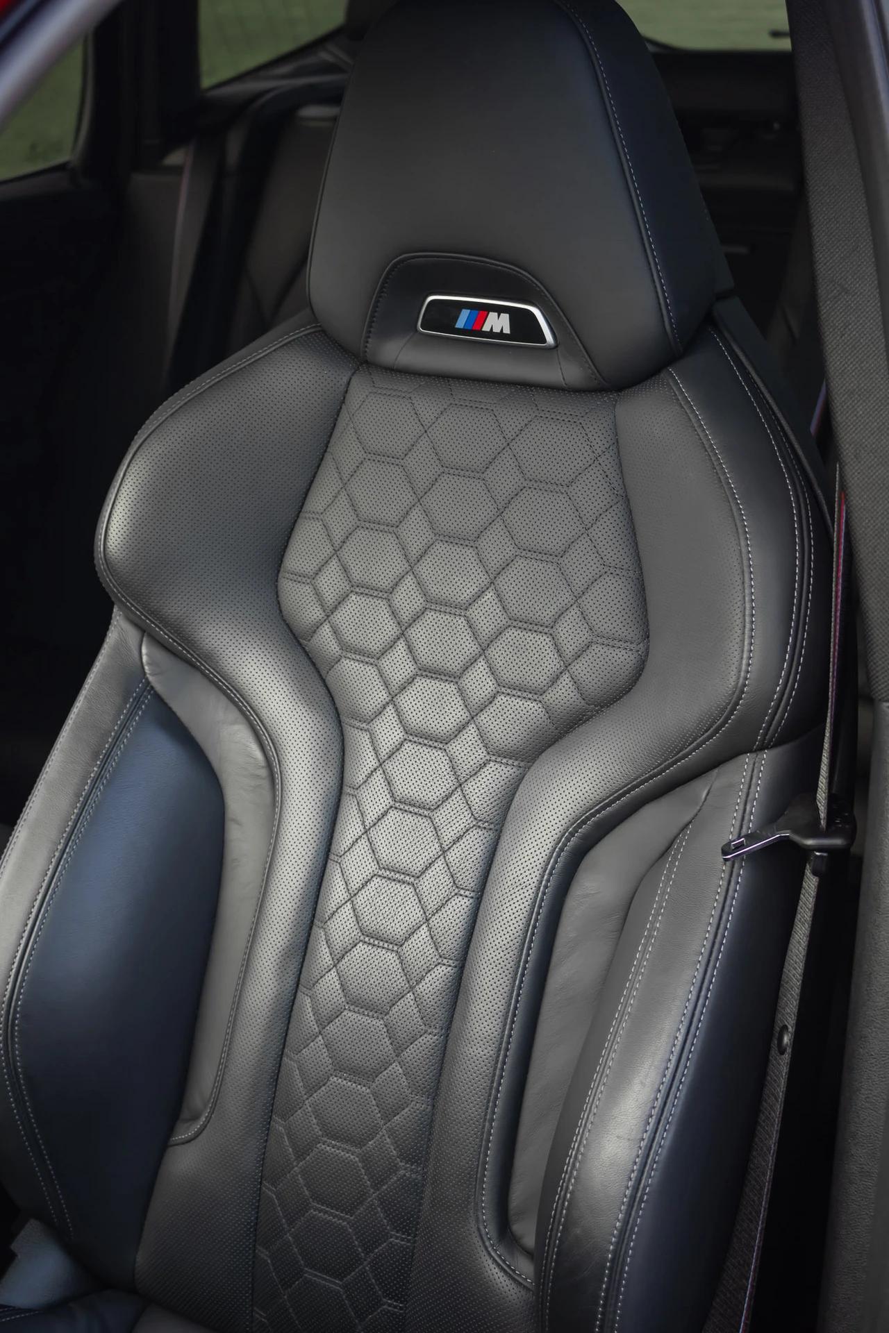 BMW X3M, un design premium et une performance exceptionnelle à louer en Suisse.