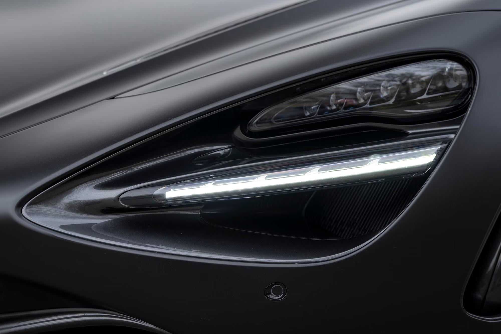 Mclaren 720S – Feux LED Adaptatifs avec Entrées d’Air Cachées