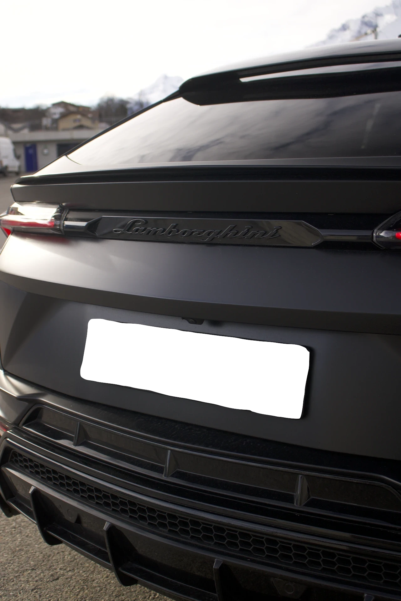 Des sensations de conduite inégalées en Lamborghini Urus S de location à Genève