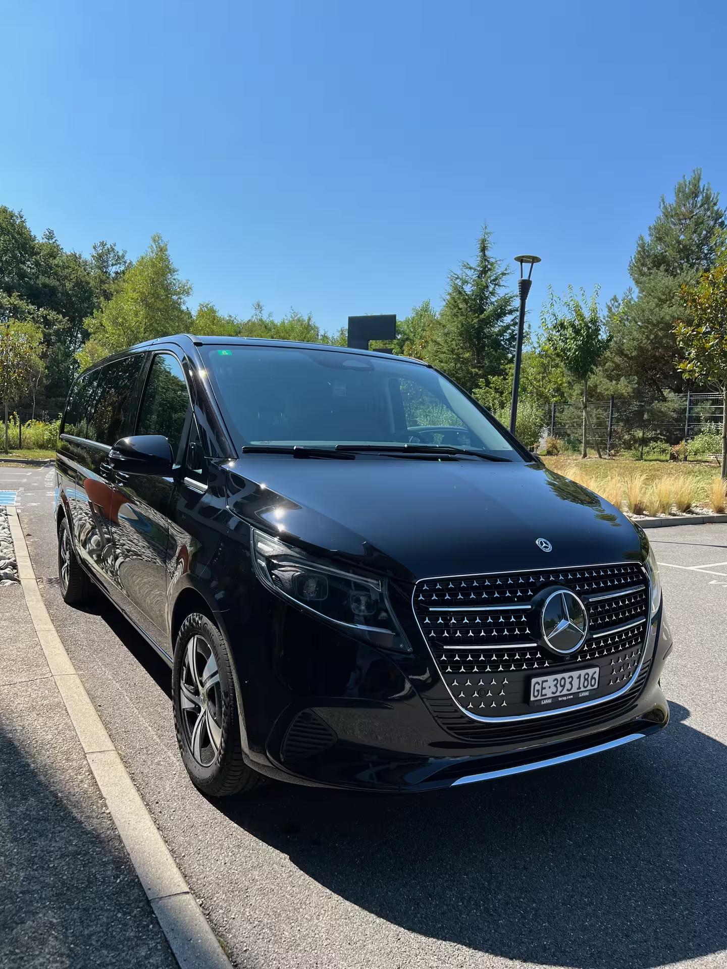 Location Mercedes-Benz Viano en Suisse avec Astral Motorclub