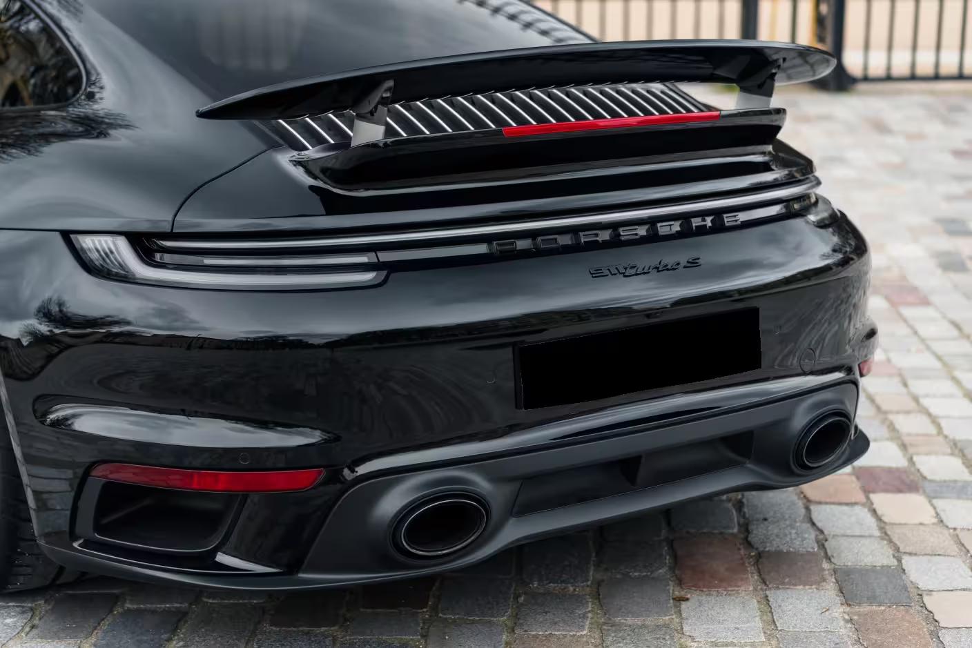 Porsche 911 Turbo S – L’Échappement Sport Qui Réinvente le Son Porsche
