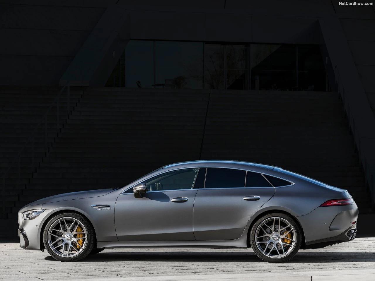 Mercedes GT 63 S AMG vue arrière en location à Genève, berline sportive de luxe