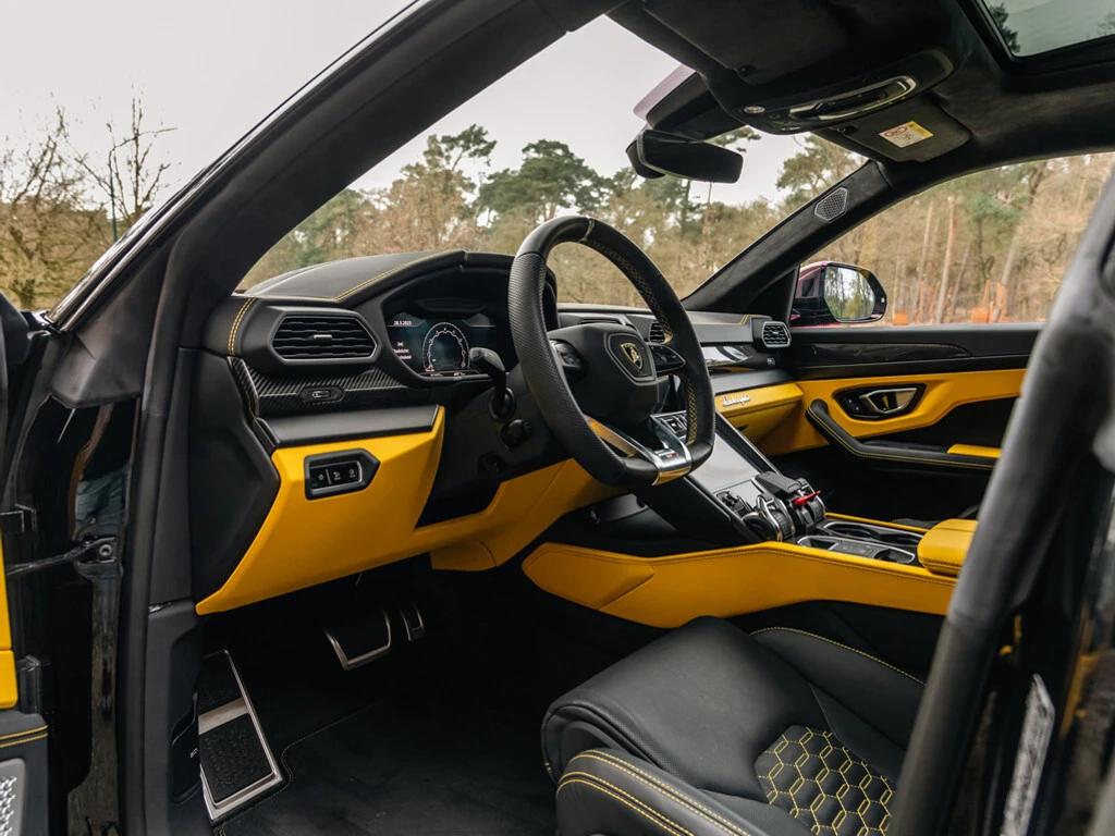 Location Lamborghini Urus en Suisse avec Astral Motorclub