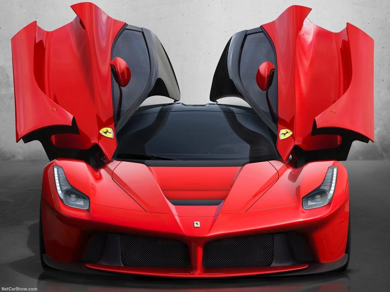 Louez une Ferrari LaFerrari à Genève, une supercar rare et ultra-exclusive