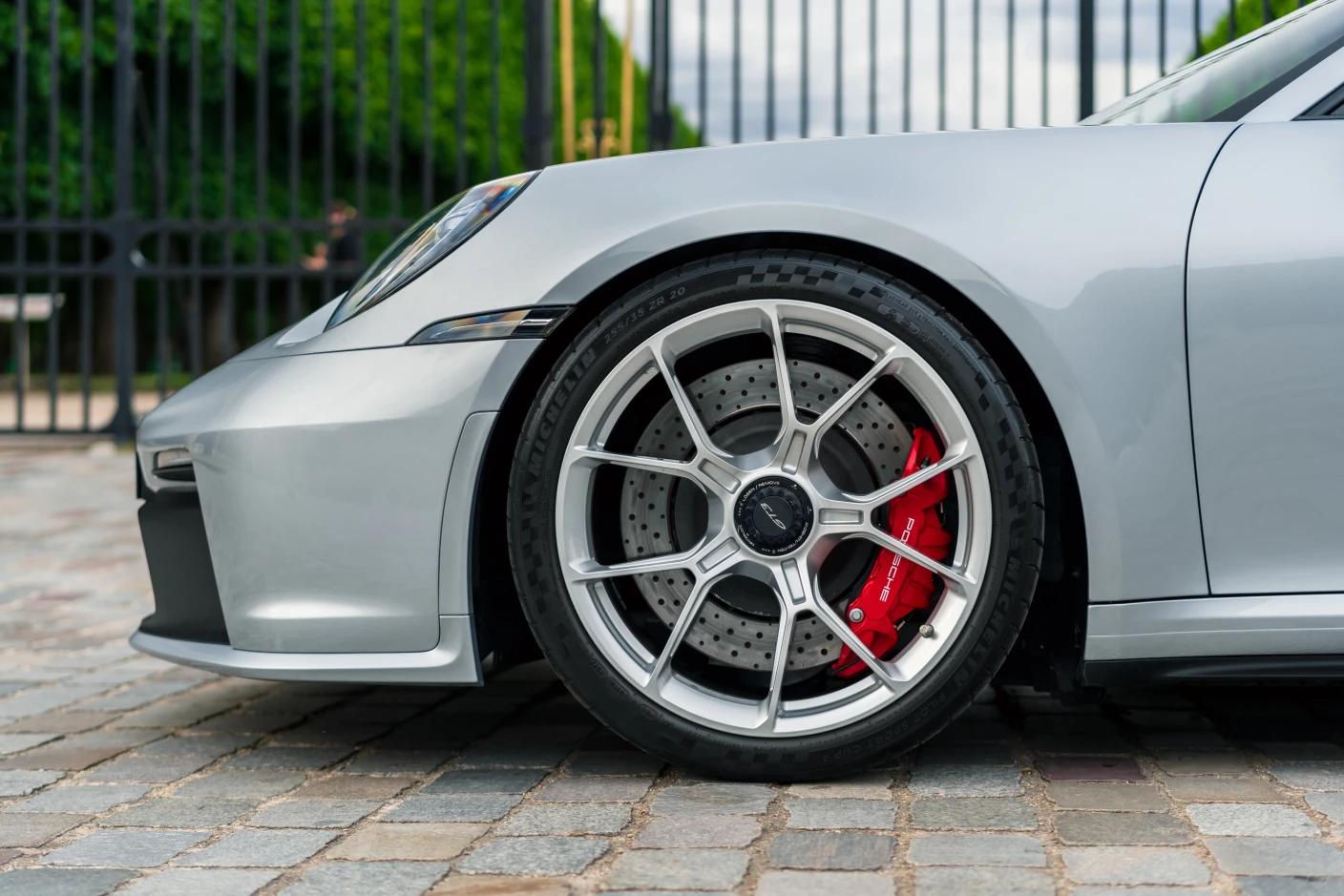 Pilotez une Porsche 911 GT3 disponible en location en Suisse