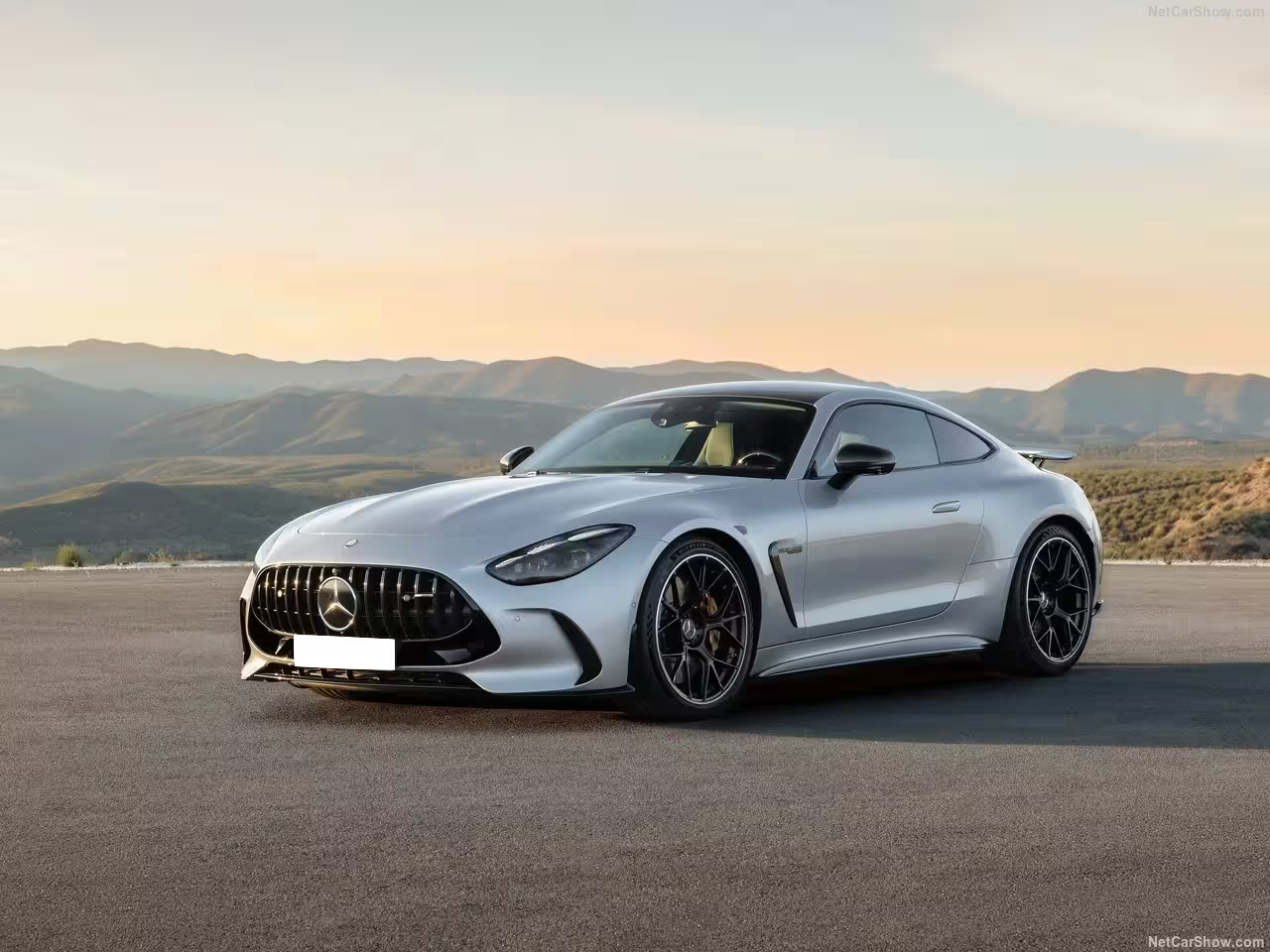 Louez une Mercedes-AMG GT63 S à Geneve – Berline ultra sportive et luxueuse