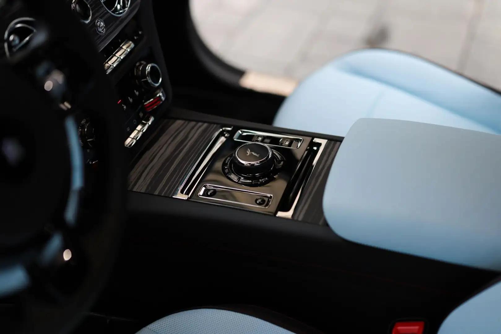 Location exclusive Rolls-Royce Spectre en Suisse, l'expérience électrique premium