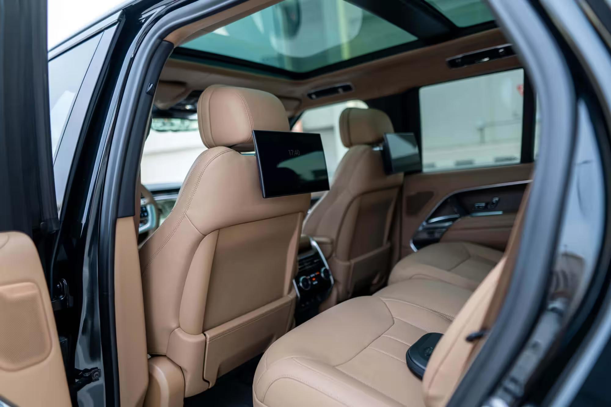 Location Range Rover Autobiography noir, élégance et exclusivité garanties