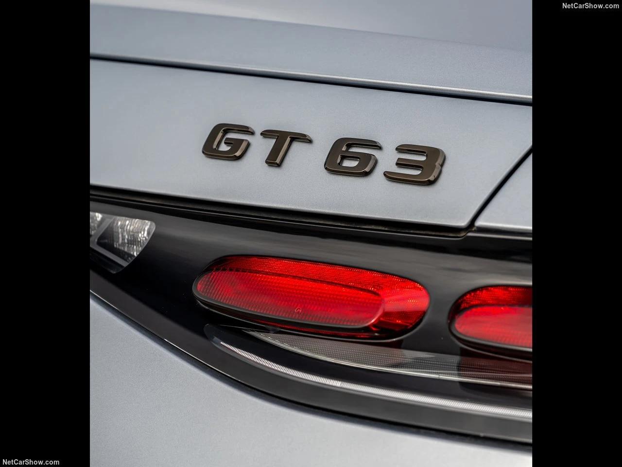 Mercedes-AMG GT63 – Feux LED Multibeam et Ligne Sculptée