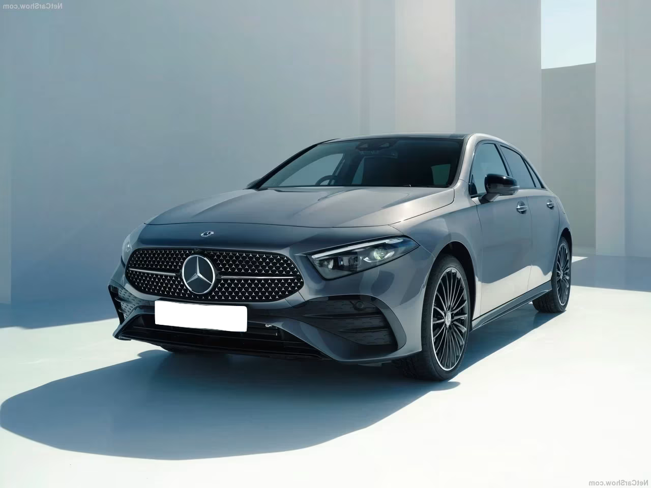 Location Mercedes Classe A en Suisse : un véhicule compact et élégant.