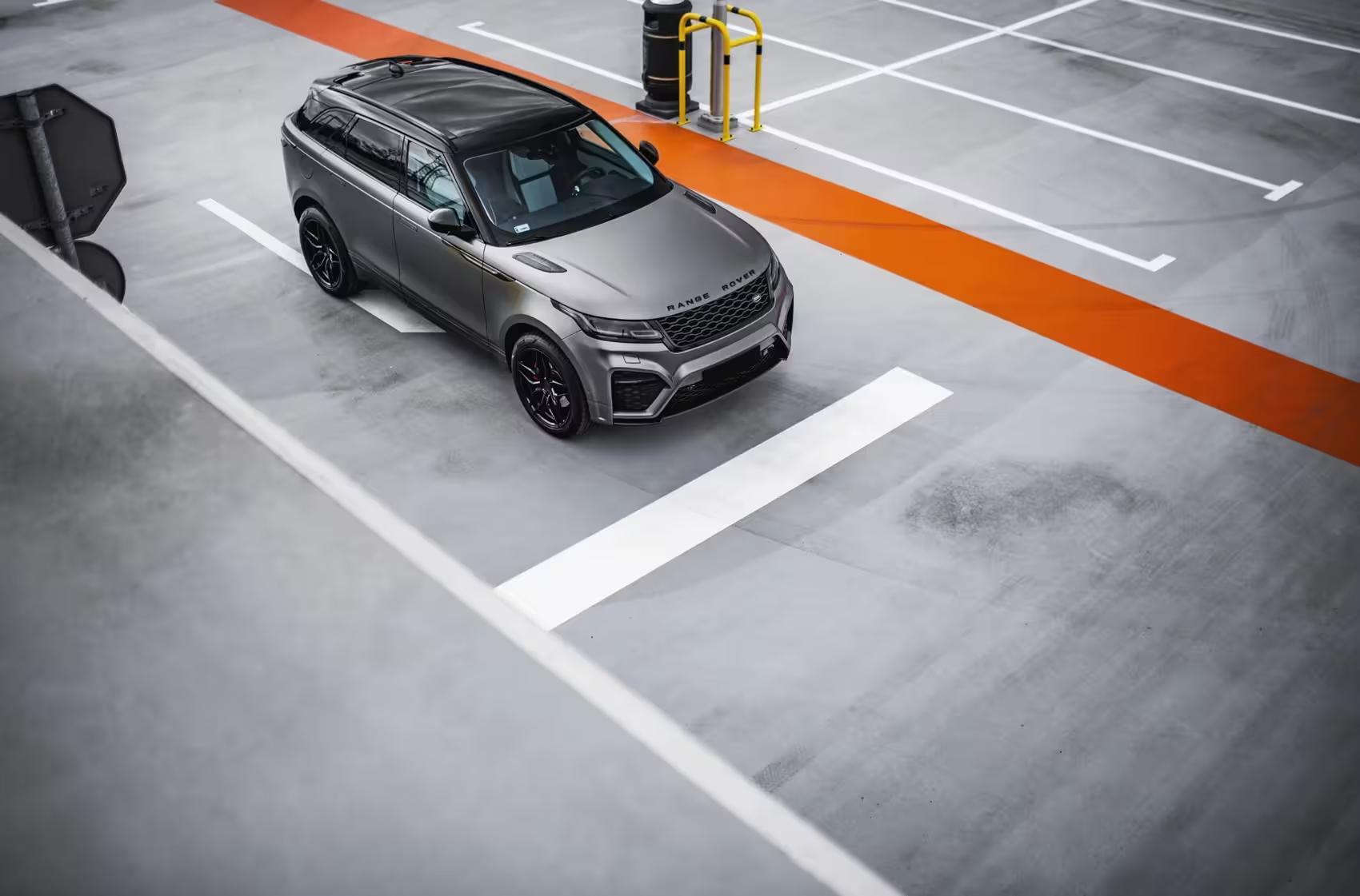 Range Rover Velar – Un toit panoramique pour une immersion totale