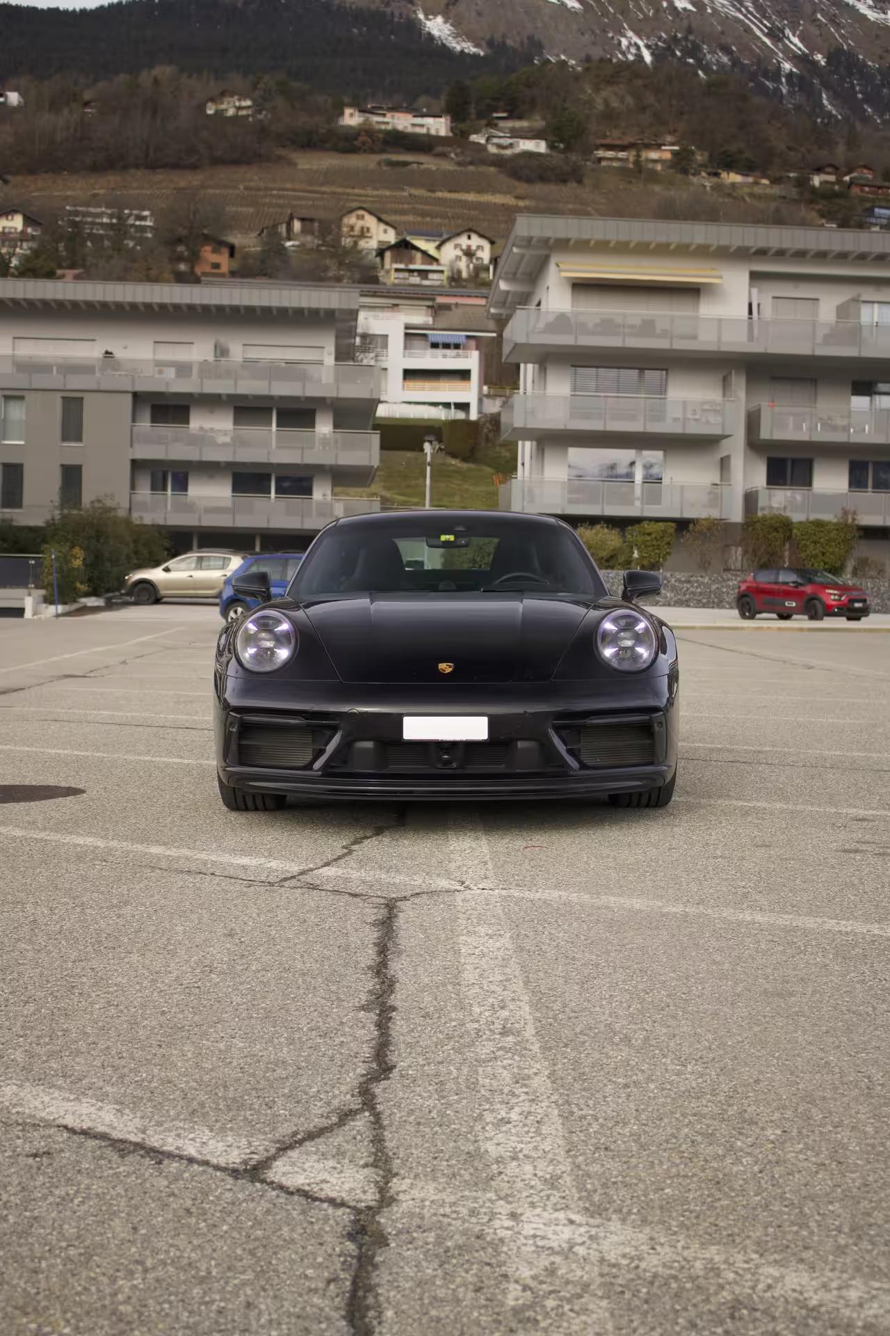 Location Porsche 911 GTS en Suisse, coupé sportif haute performance