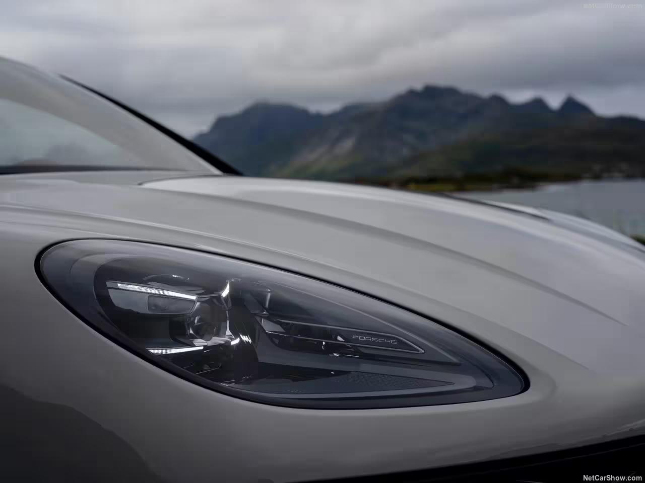 Porsche phare led 2025