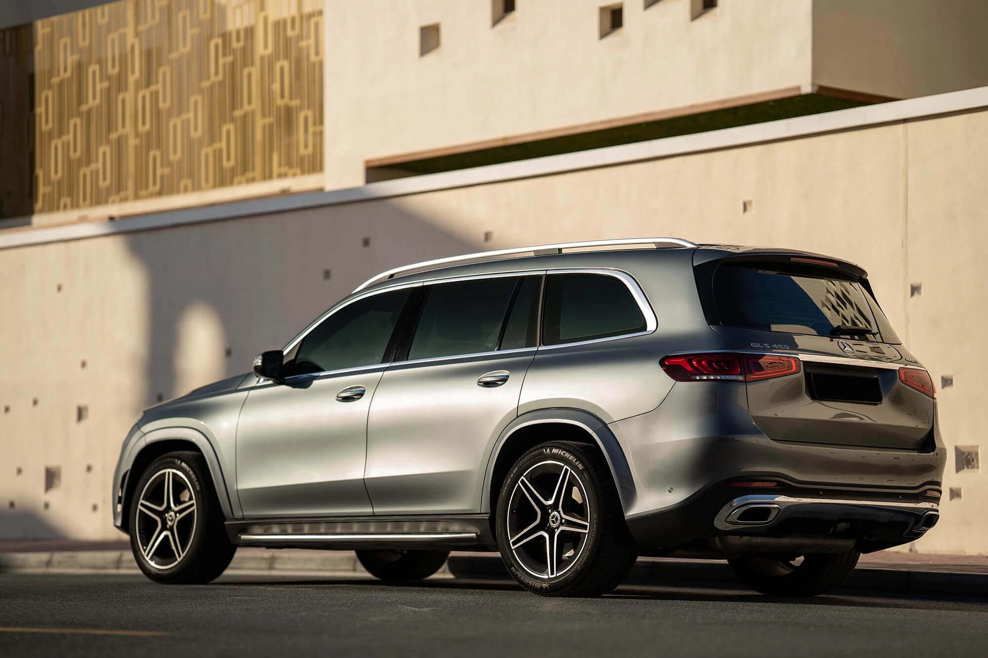 Location Mercedes GLS avec transmission intégrale pour une stabilité optimale