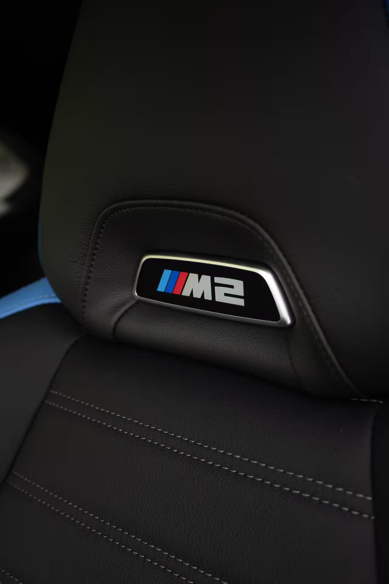 Location BMW M2 pour une conduite fluide et réactive sur les routes sinueuses