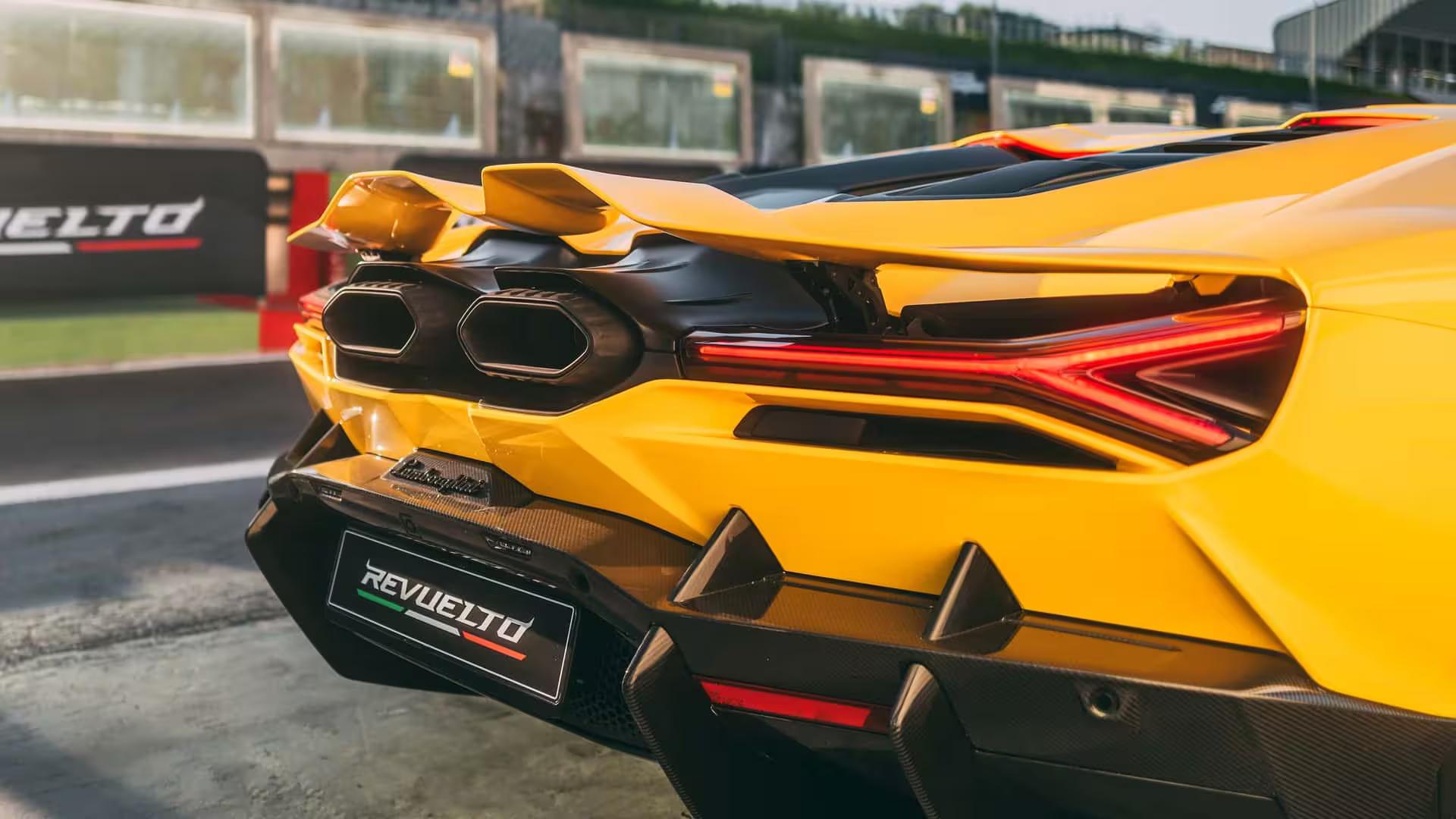 Lamborghini Revuelto – Des phares Y-Shaped iconiques