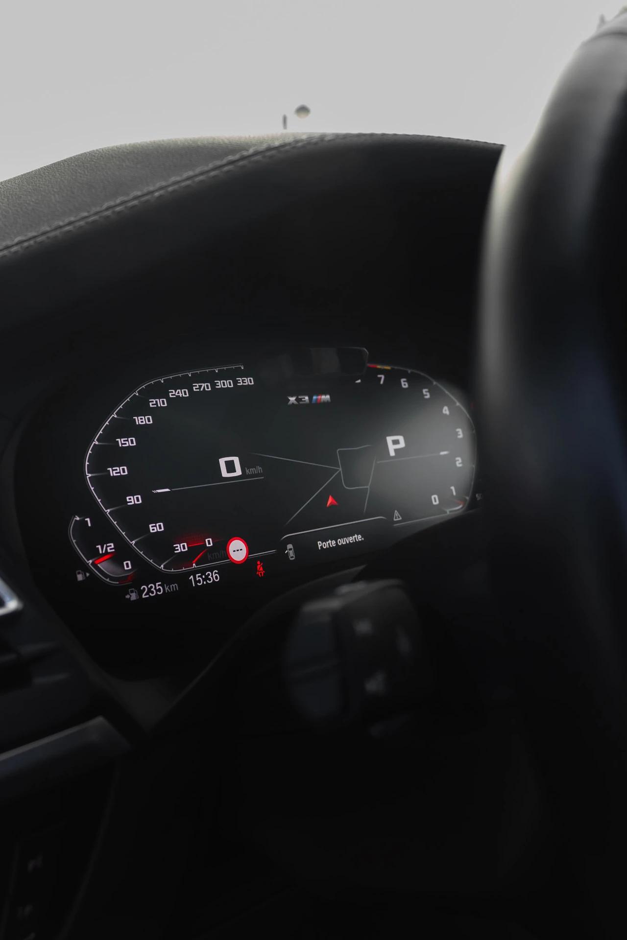 BMW X3M Competition – Les aides à la conduite indispensables