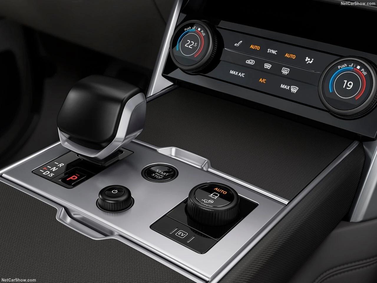 Range Rover D350 SE – Des aptitudes tout-terrain inégalées