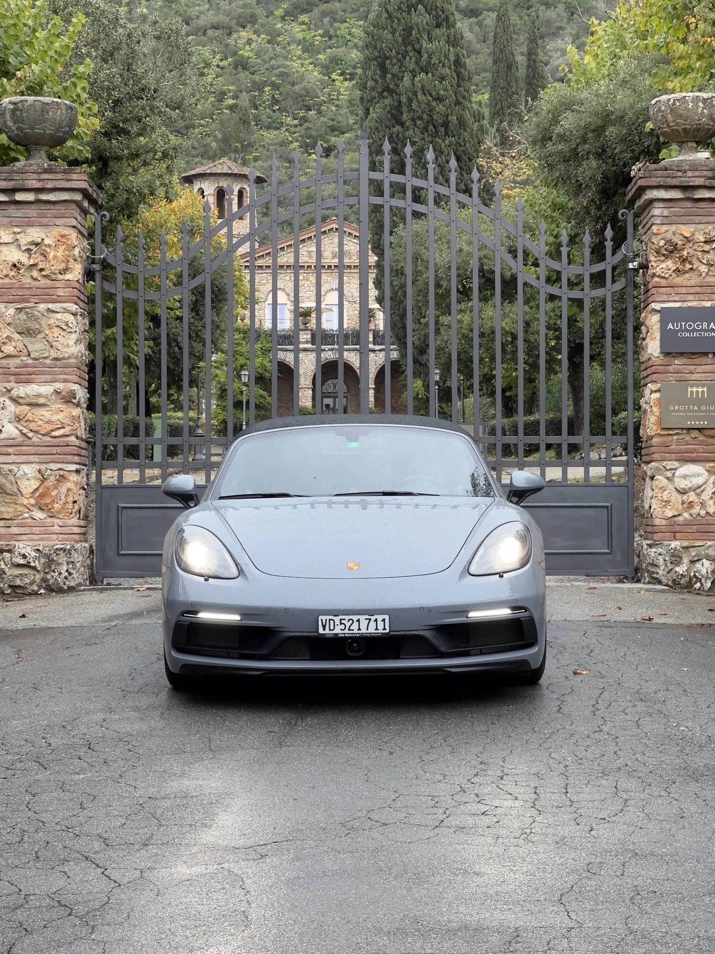 Location Porsche 718 Boxster GTS Cabriolet en Suisse, un cabriolet de prestige au style affirmé