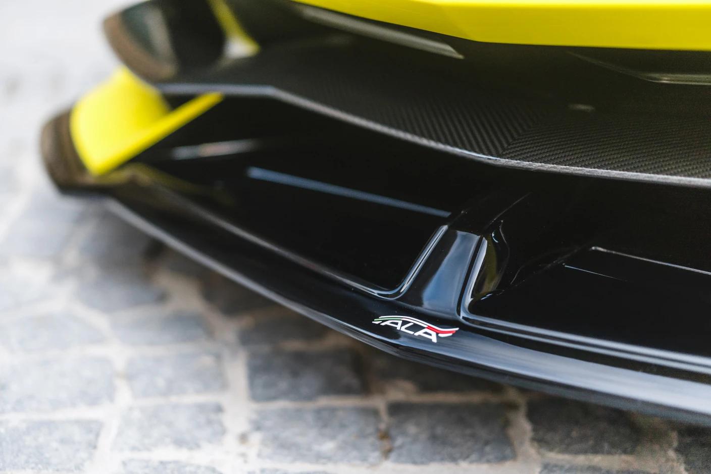 Lamborghini Aventador SVJ – Monocoque Intégral en Fibre de Carbone Ultra-Rigide