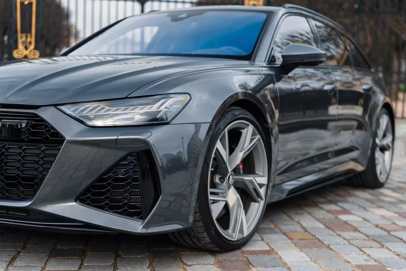 Audi RS6 – Une silhouette musclée et élégante