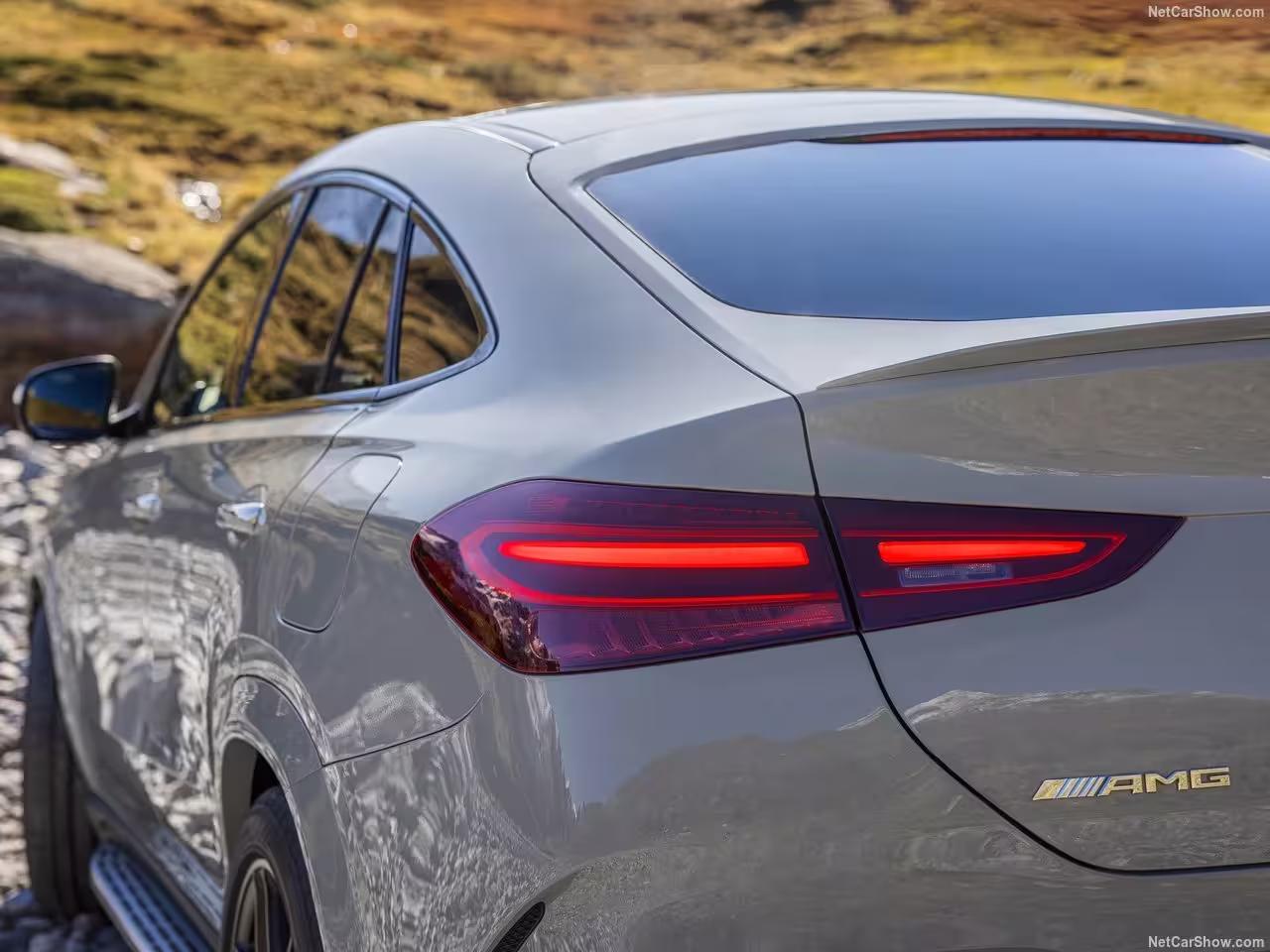 Mercedes-AMG GLE 53 – Signature lumineuse et optiques LED haut de gamme