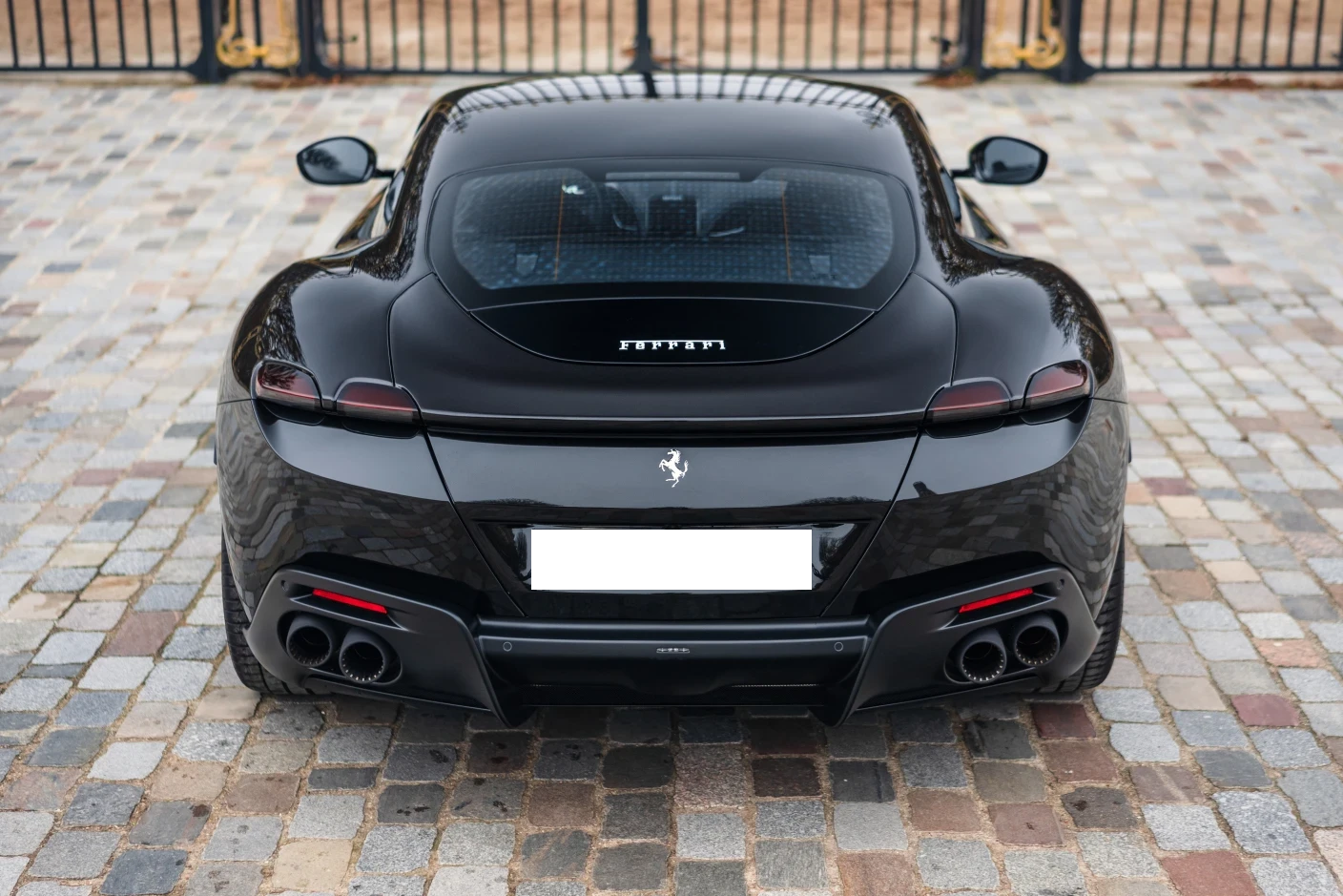 Location Ferrari Roma en Suisse, un coupé grand tourisme d’exception