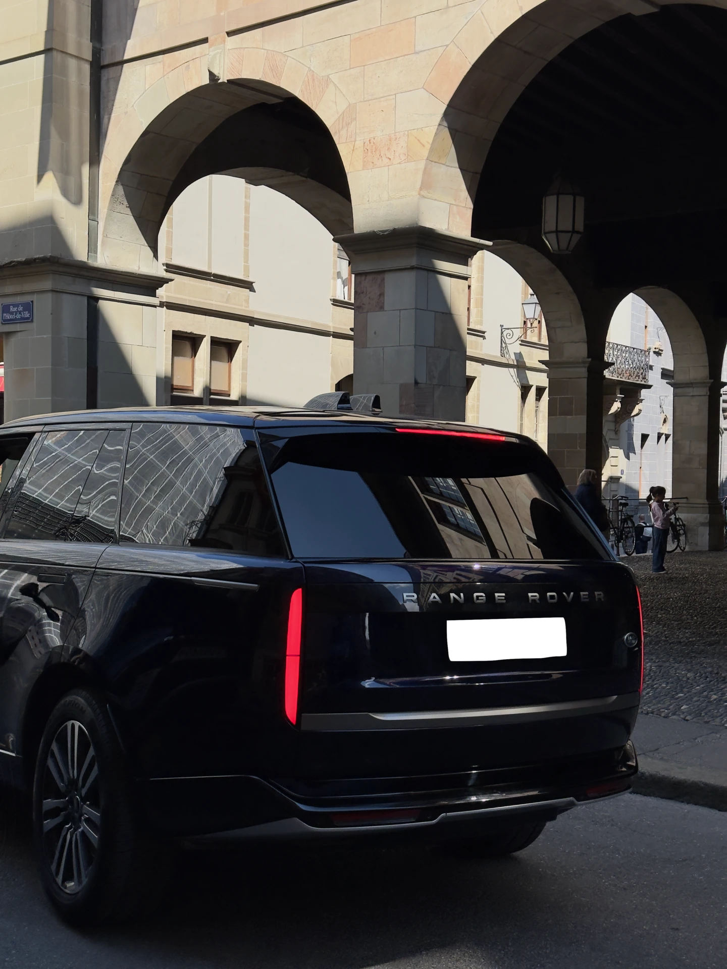 Range Rover D350 SE – Les phares LED Digital Signature