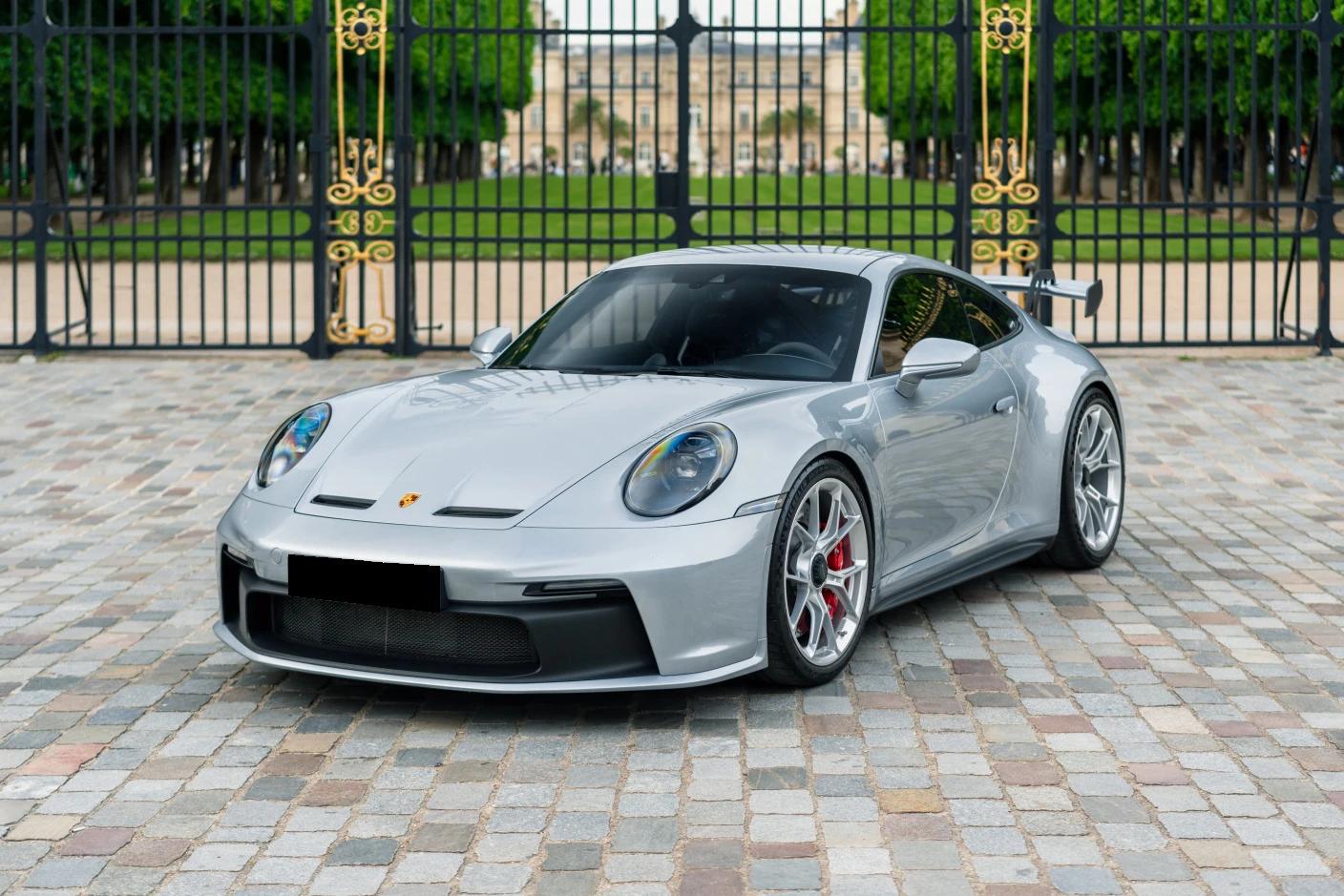 Louez une Porsche 911 GT3 à Genève – Une conduite pure, des performances de piste